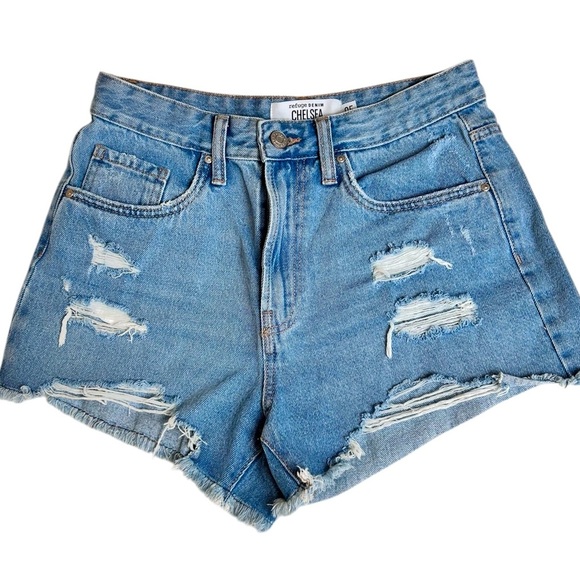Refuge Denim Chelsea denim distressed jean shorts, M, Summer Casual Beach Cute - Picture 1 of 8